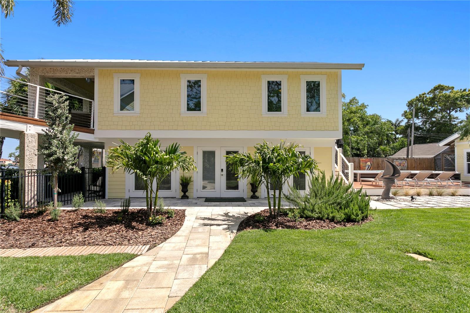 1803 BEACH DR SE — photo 70