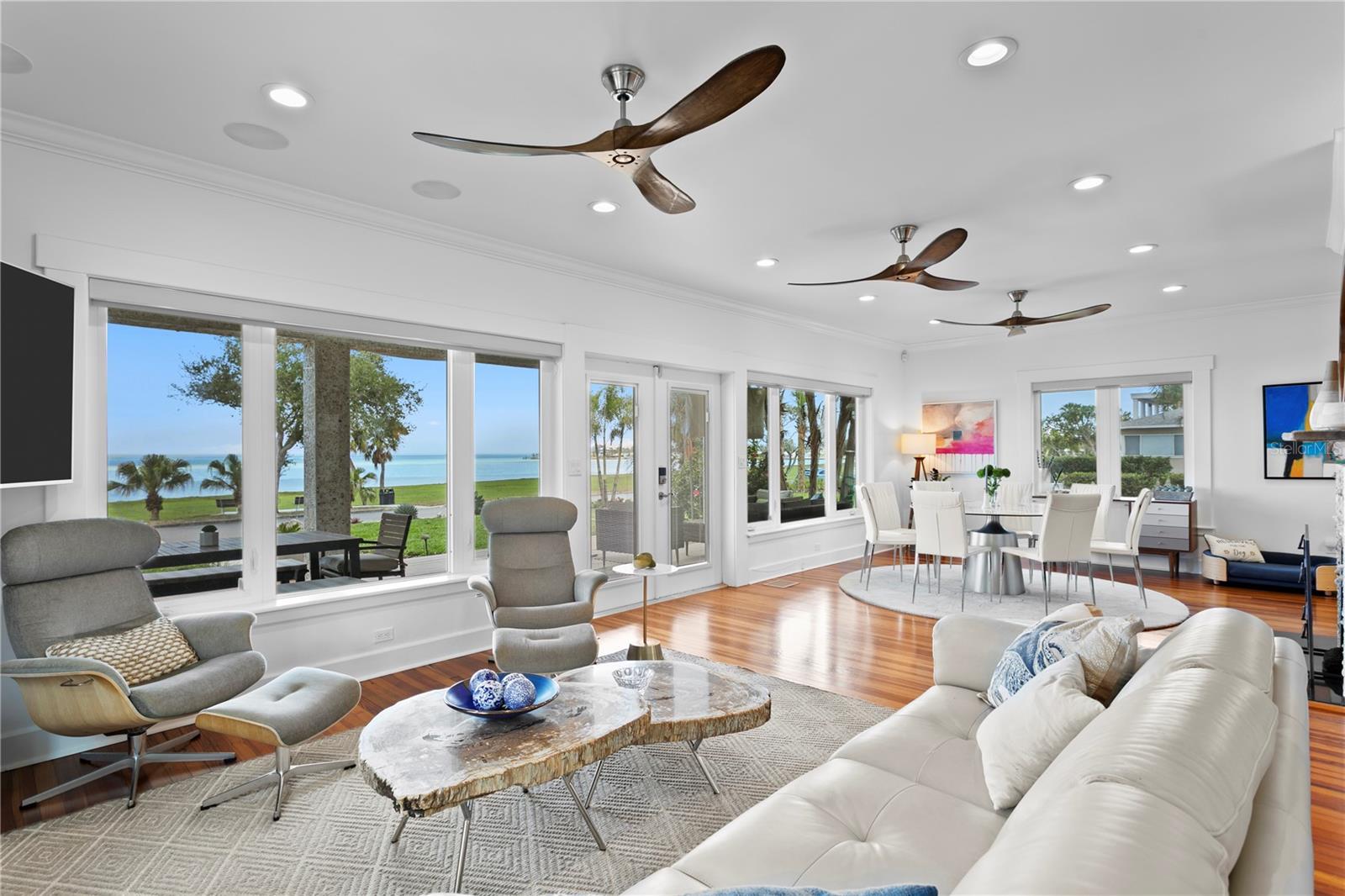 1803 BEACH DR SE — photo 10