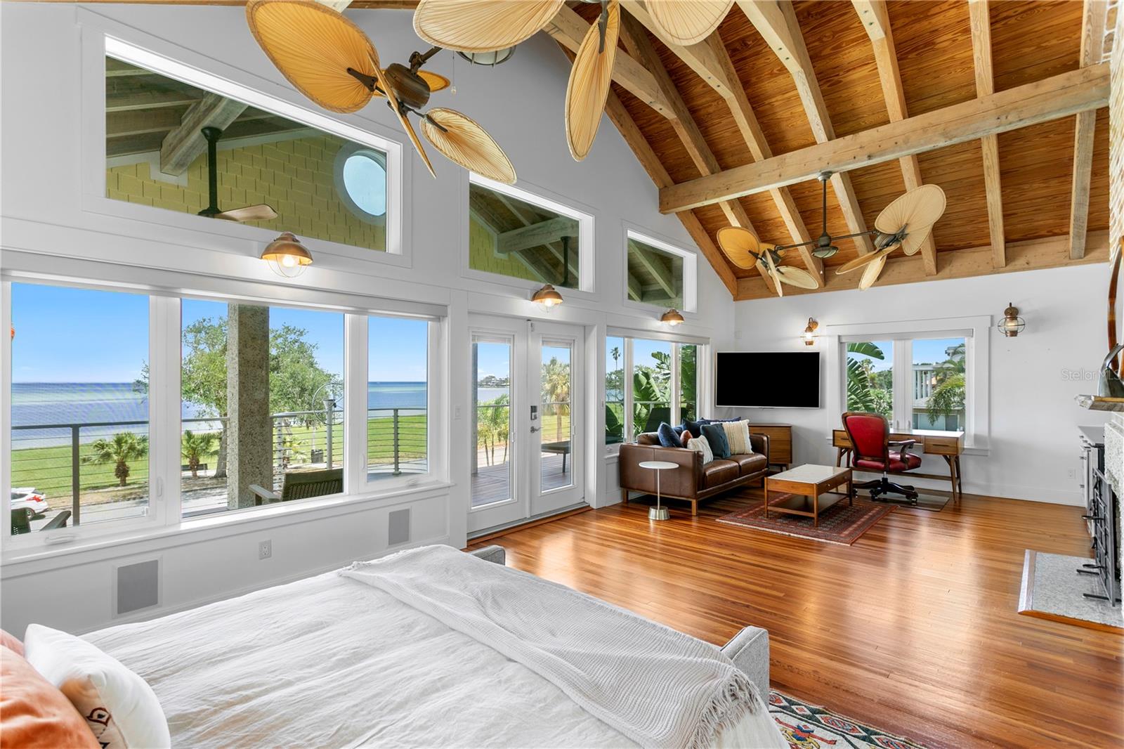 1803 BEACH DR SE — photo 42