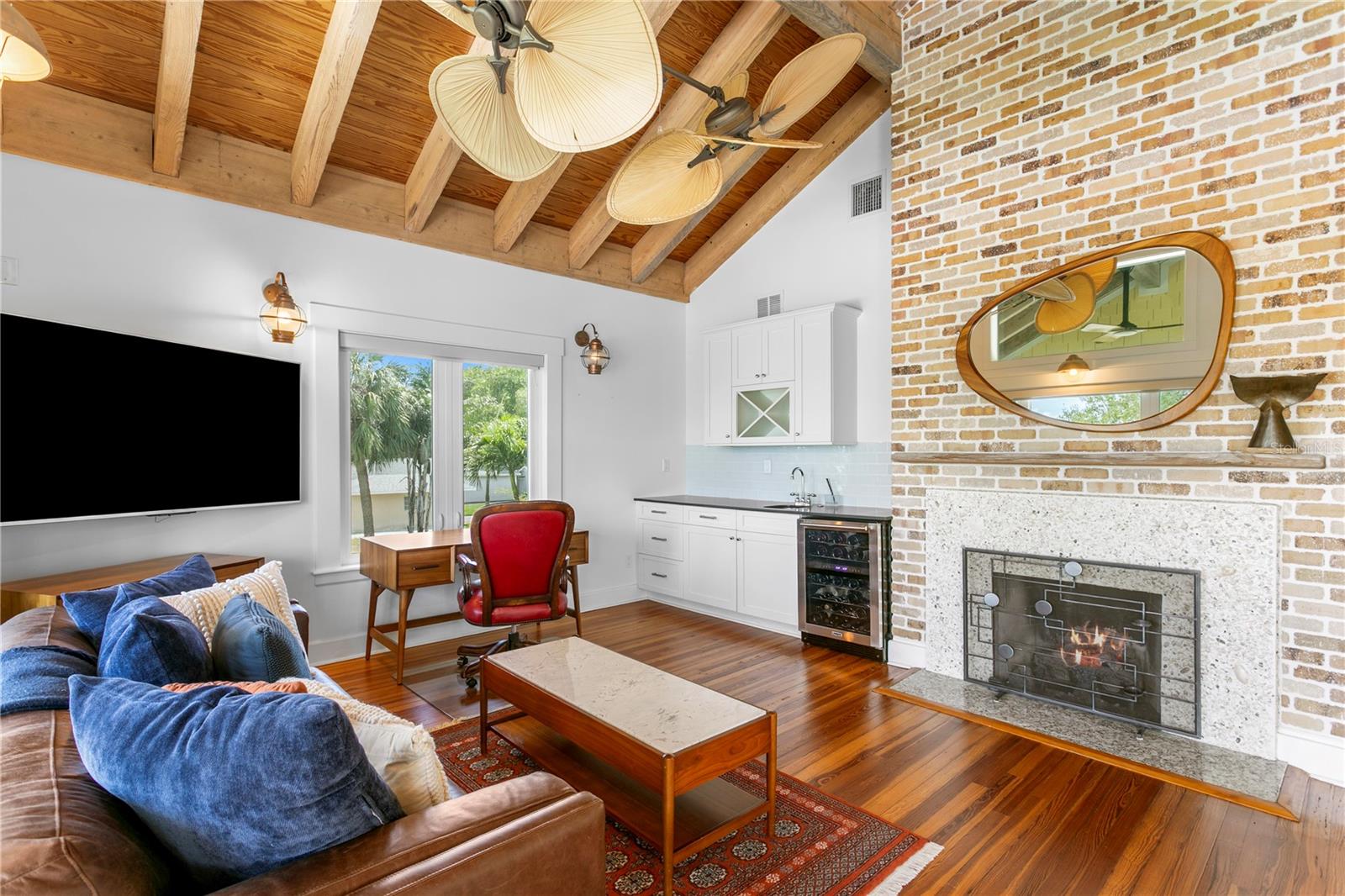 1803 BEACH DR SE — photo 39