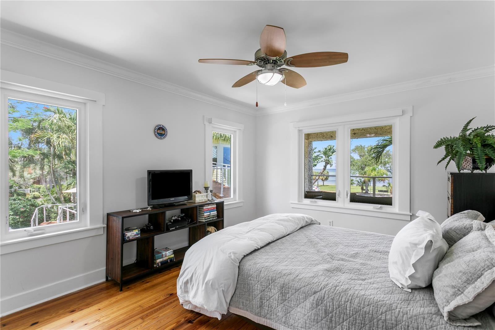 1803 BEACH DR SE — photo 63