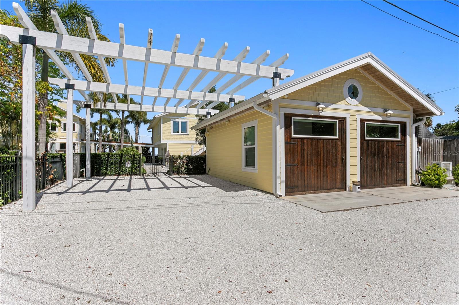 1803 BEACH DR SE — photo 94