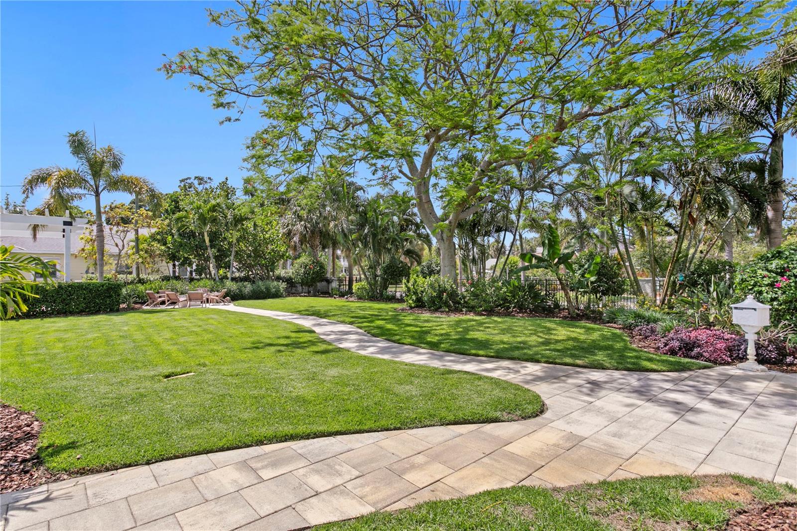 1803 BEACH DR SE — photo 82