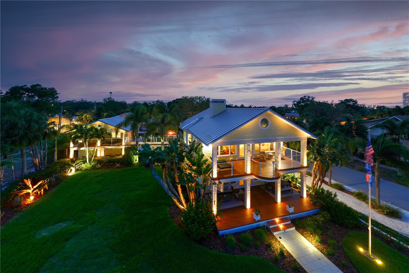 1803 BEACH DR SE — photo 2