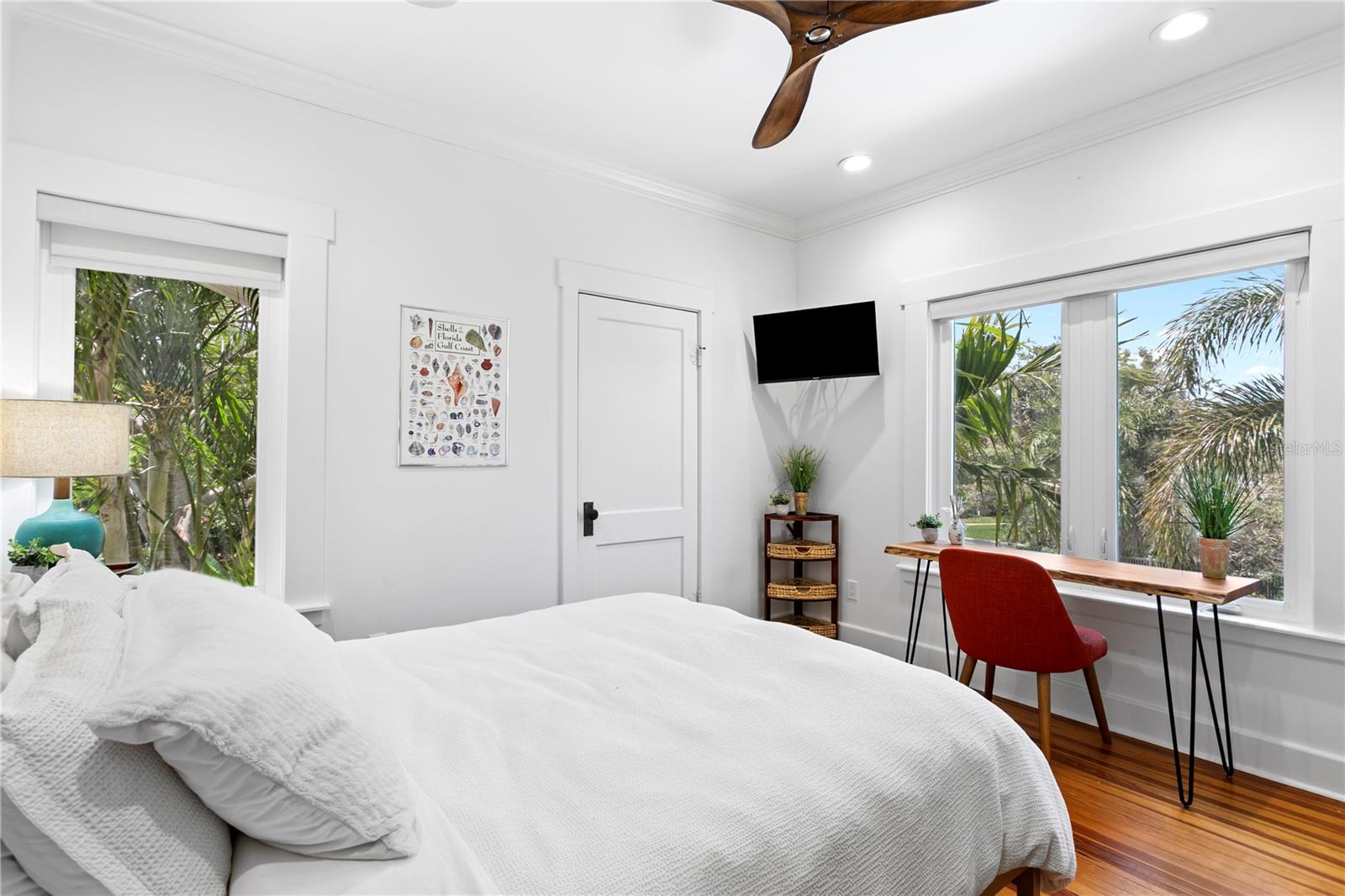 1803 BEACH DR SE — photo 49