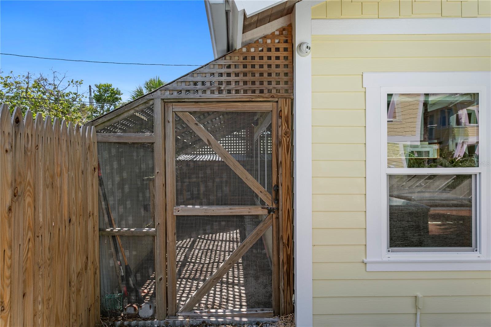 1803 BEACH DR SE — photo 92