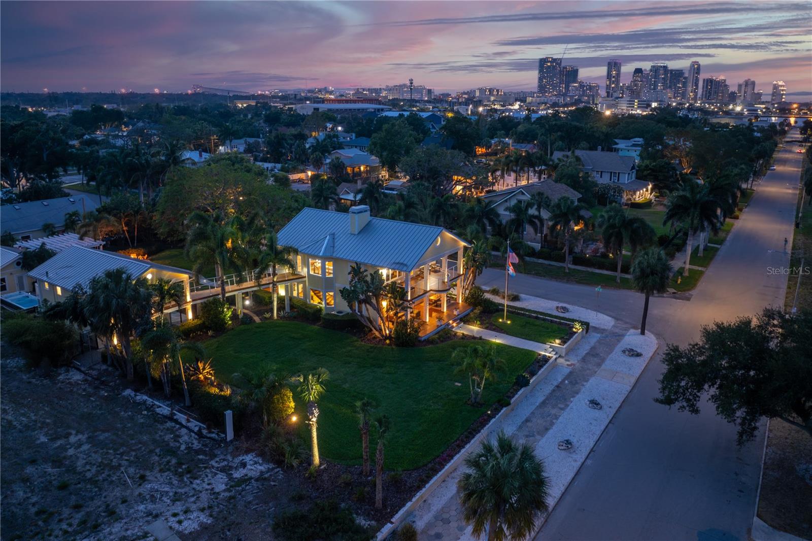 1803 BEACH DR SE — photo 99