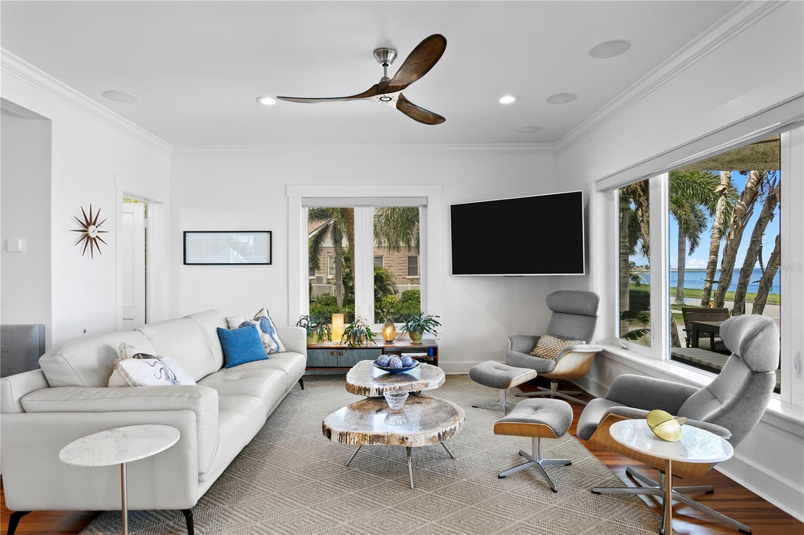 1803 BEACH DR SE — photo 9