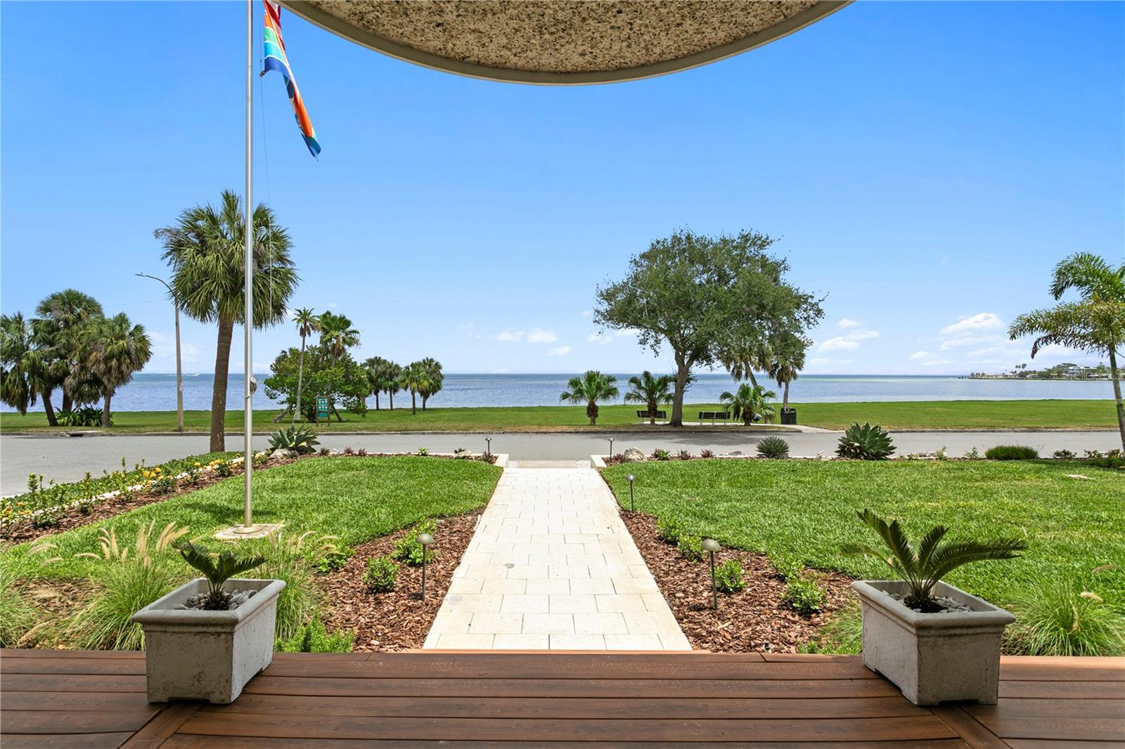1803 BEACH DR SE — photo 3