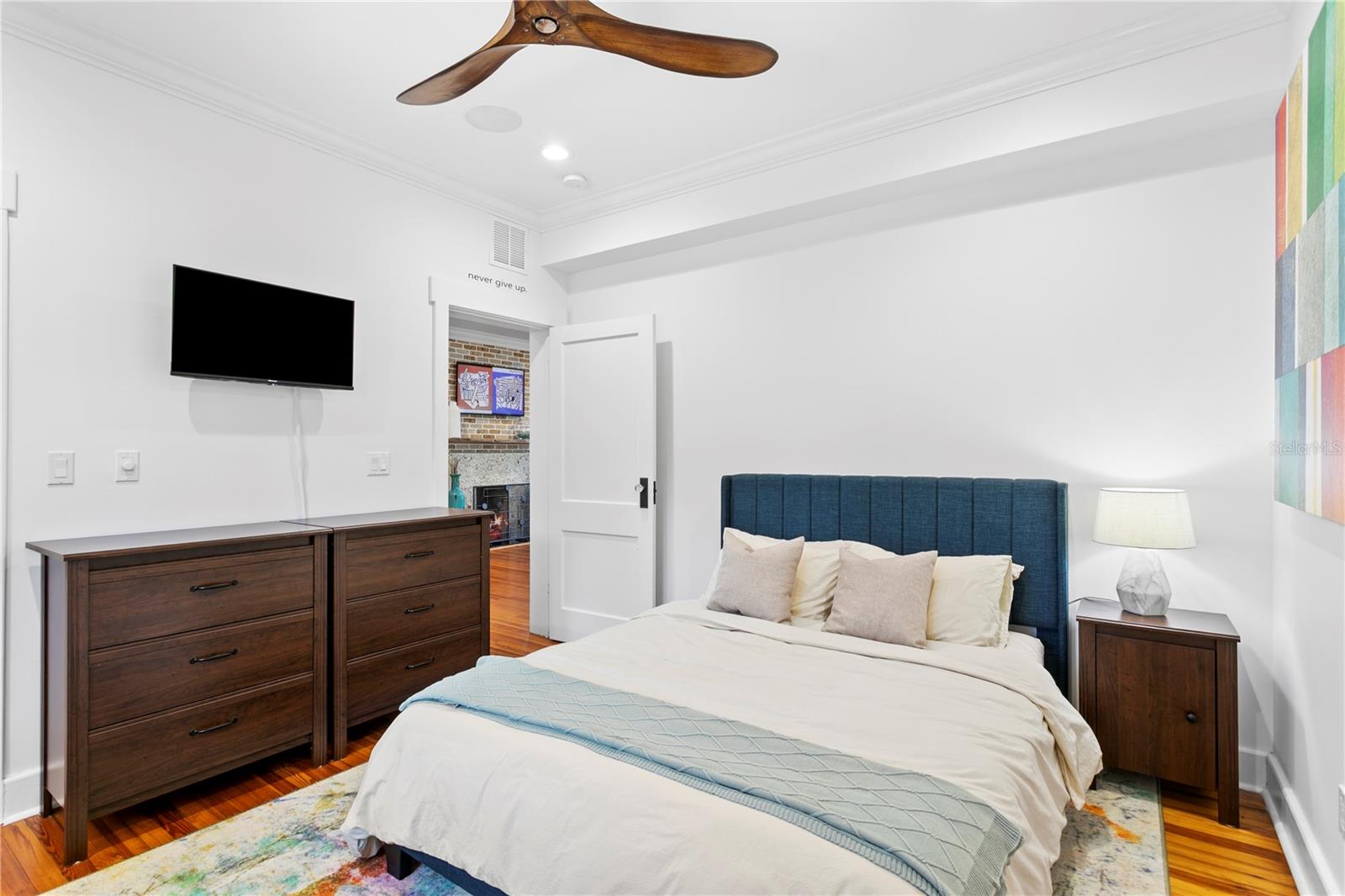 1803 BEACH DR SE — photo 24