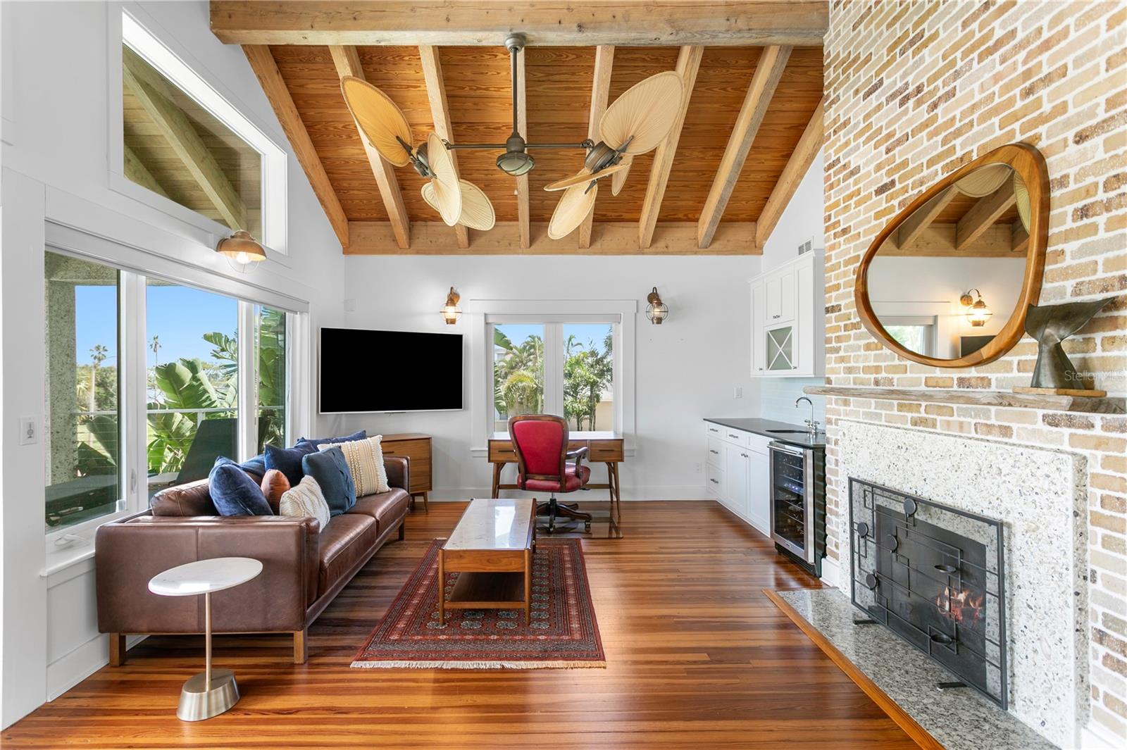 1803 BEACH DR SE — photo 37