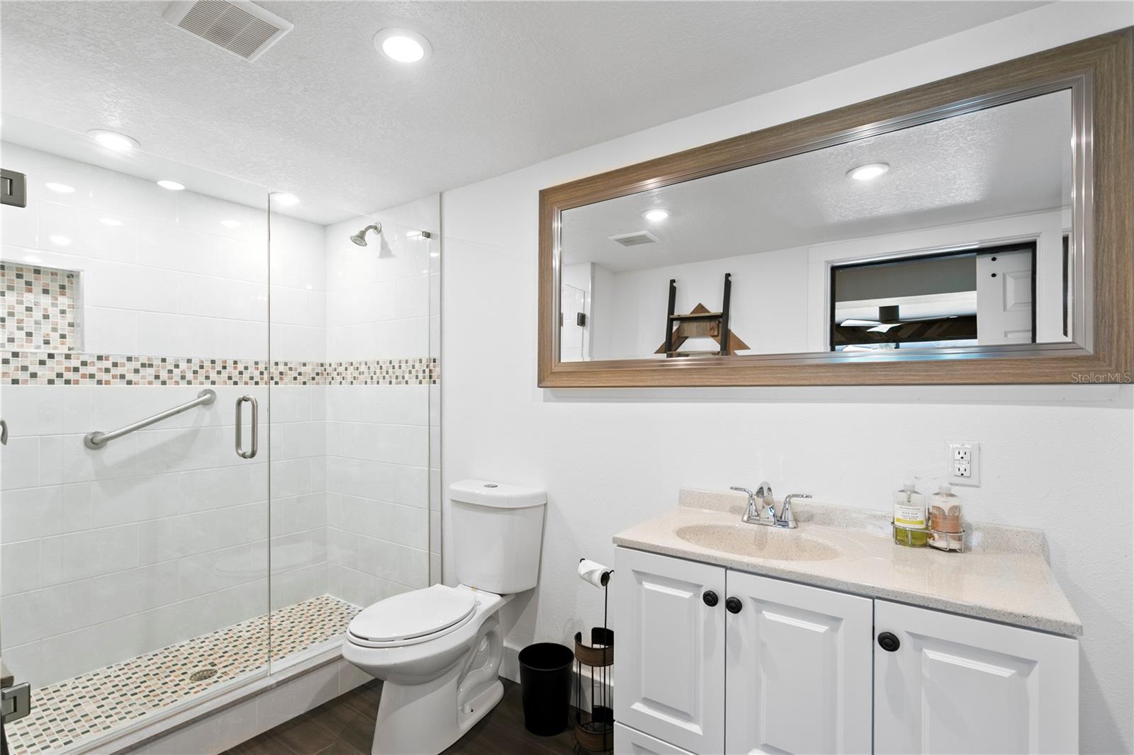 1803 BEACH DR SE — photo 81