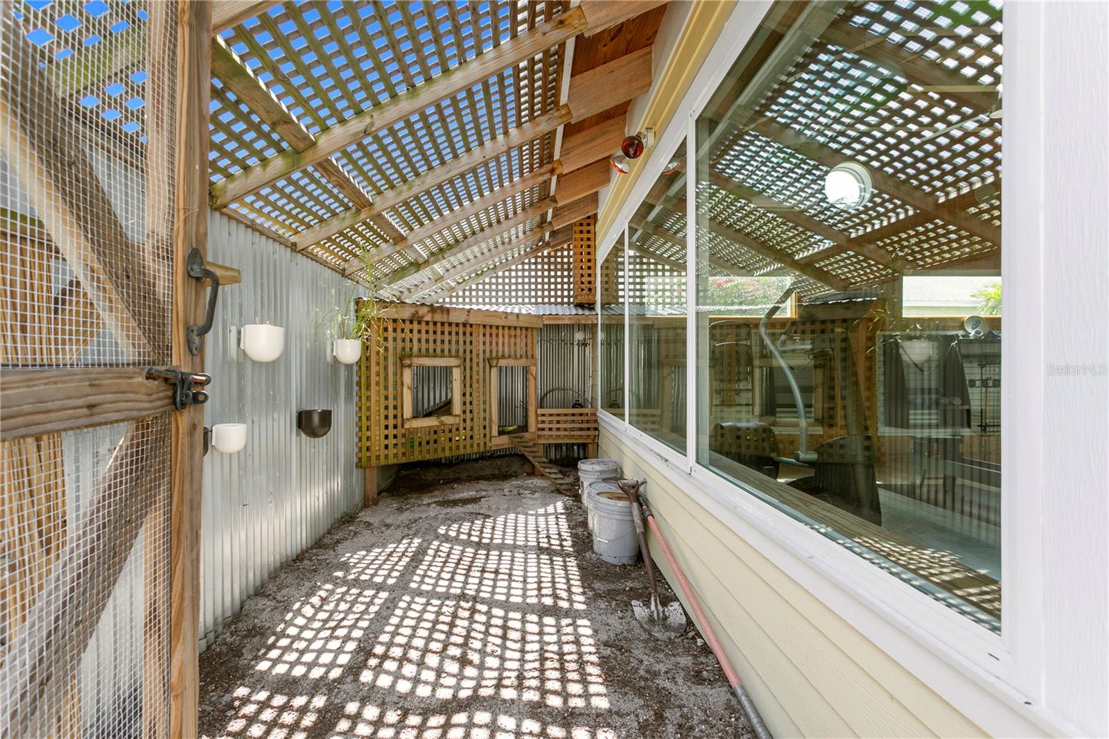 1803 BEACH DR SE — photo 93