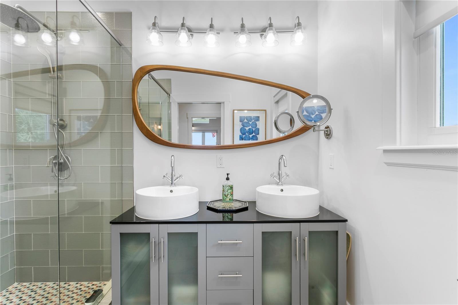 1803 BEACH DR SE — photo 47