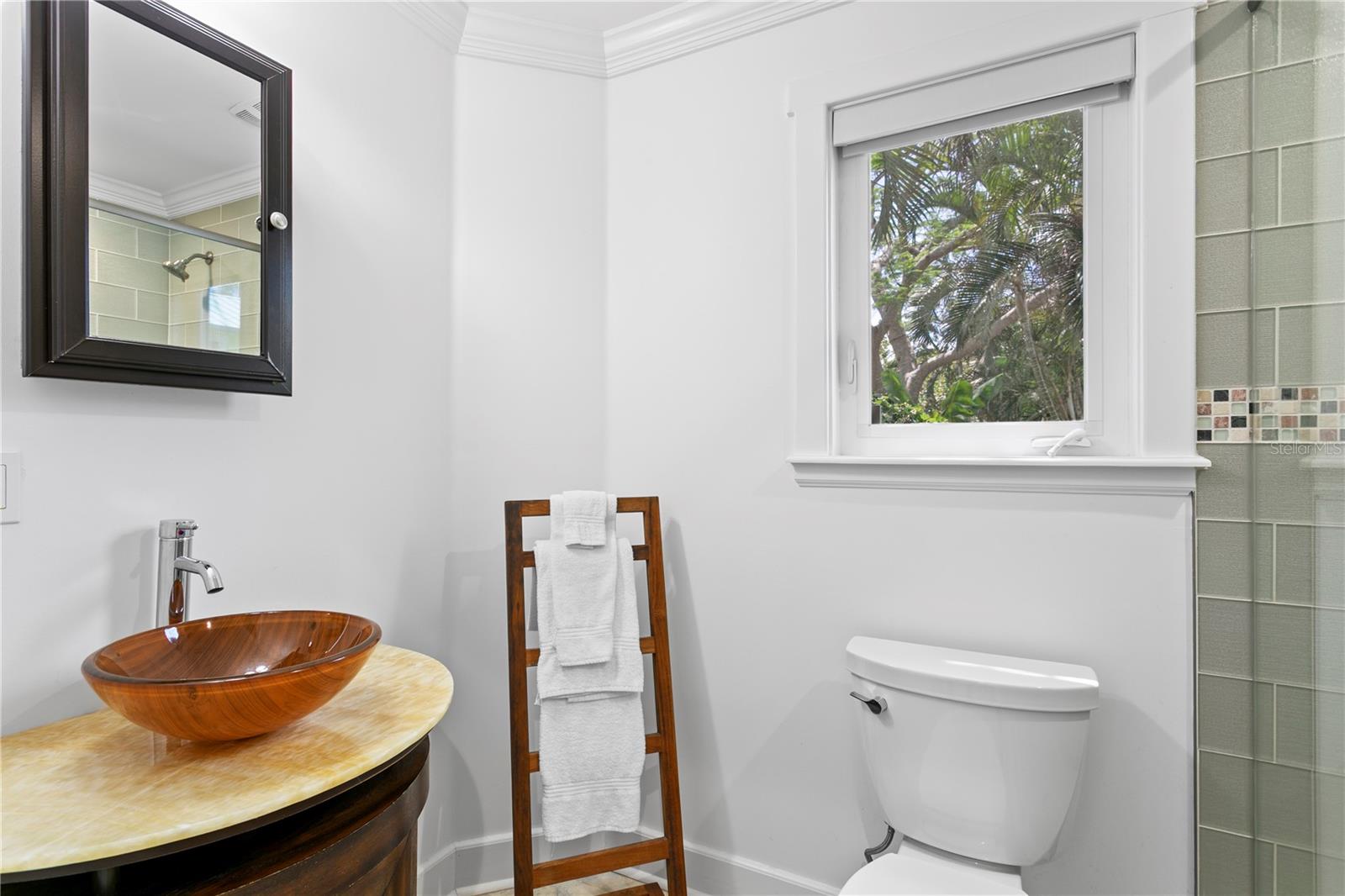 1803 BEACH DR SE — photo 25