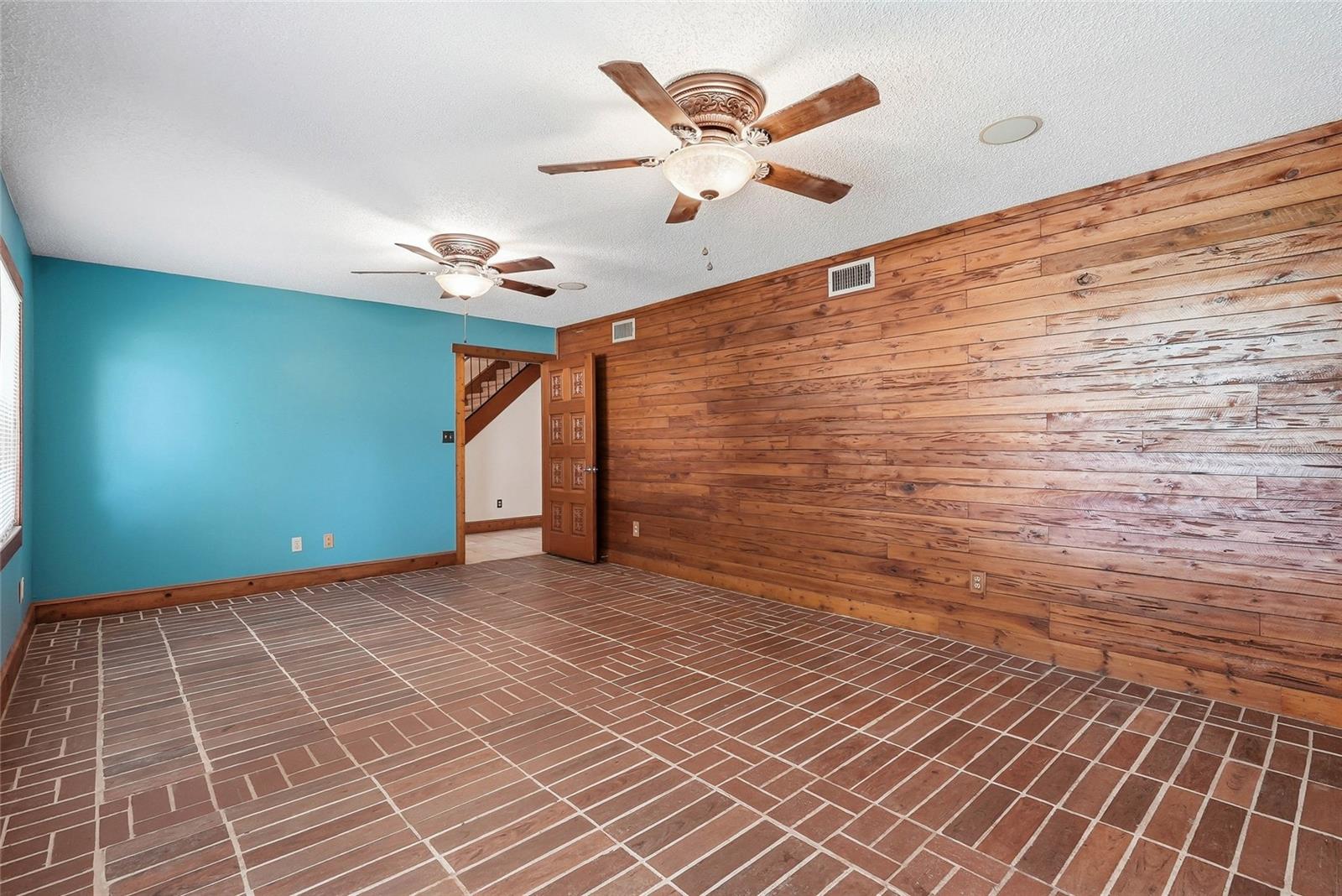 8731 LITHIA PINECREST RD — photo 12