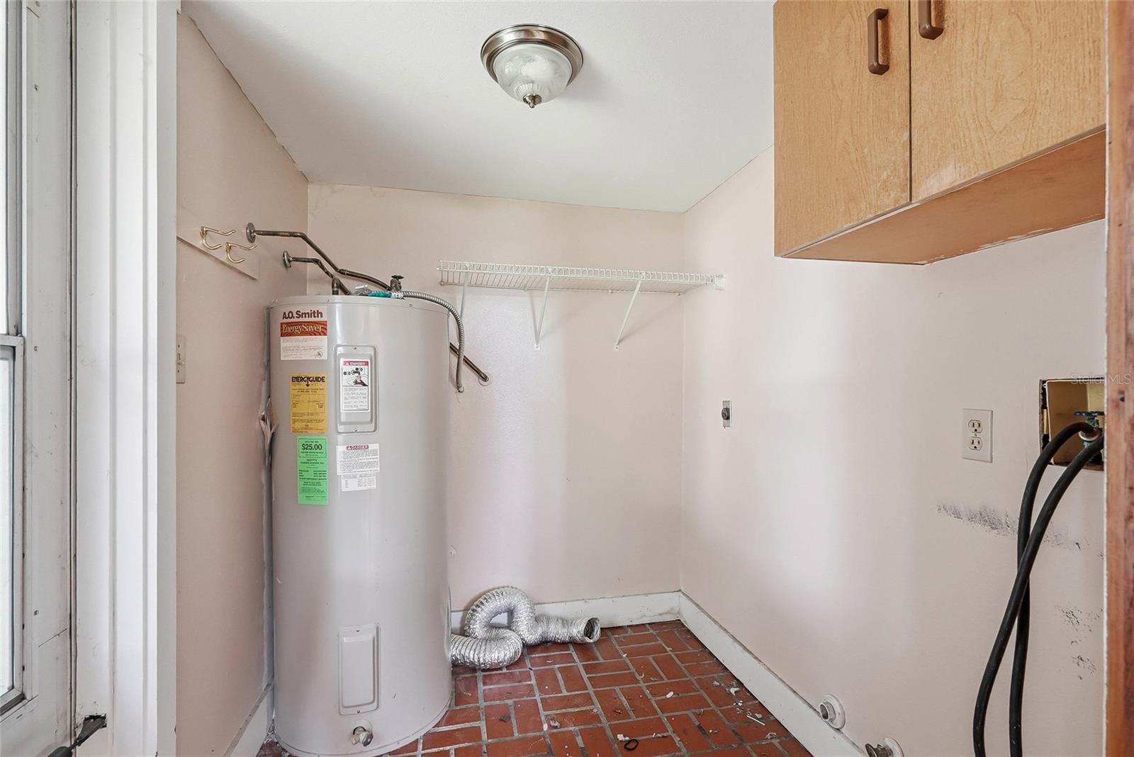 8731 LITHIA PINECREST RD — photo 40
