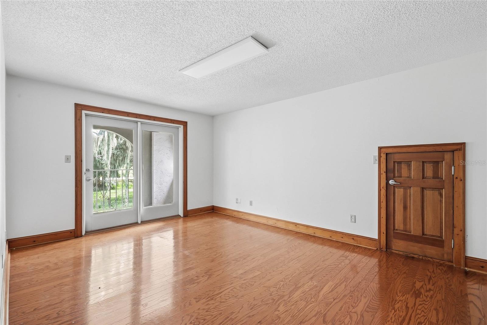 8731 LITHIA PINECREST RD — photo 36