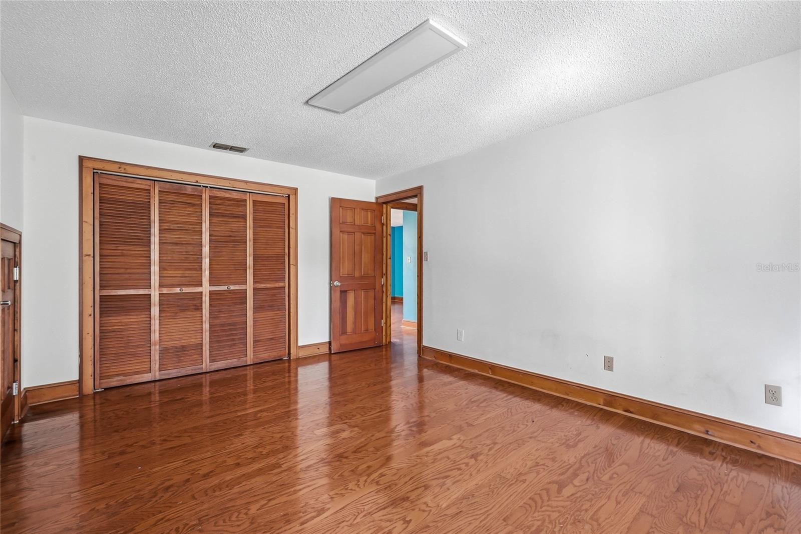 8731 LITHIA PINECREST RD — photo 39