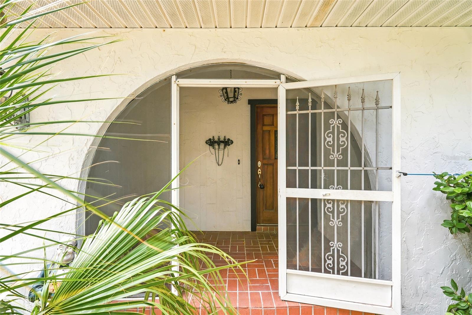 8731 LITHIA PINECREST RD — photo 4