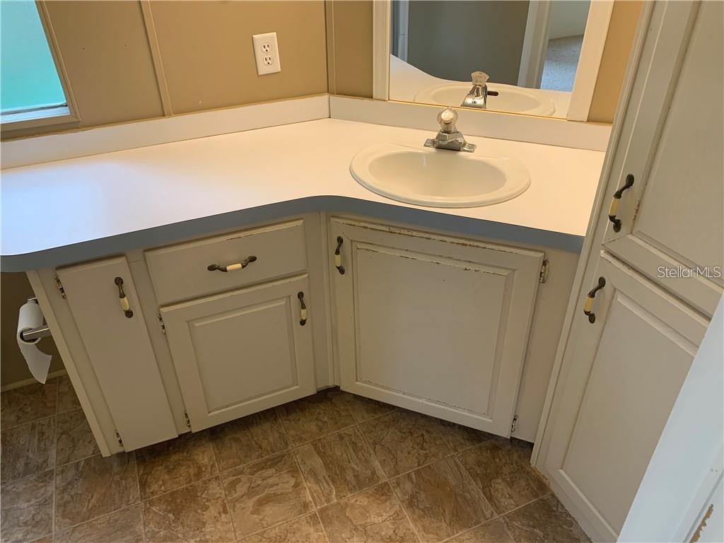 8731 LITHIA PINECREST RD — photo 62