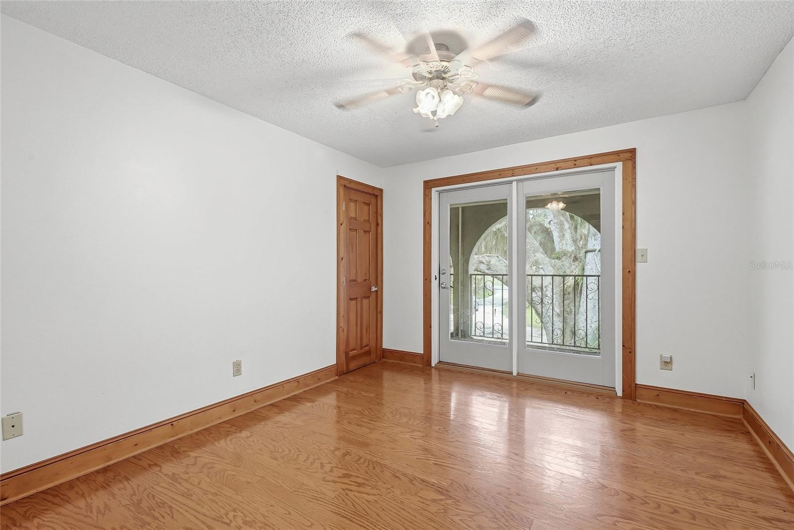 8731 LITHIA PINECREST RD — photo 33