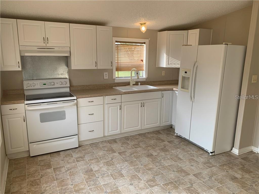 8731 LITHIA PINECREST RD — photo 58