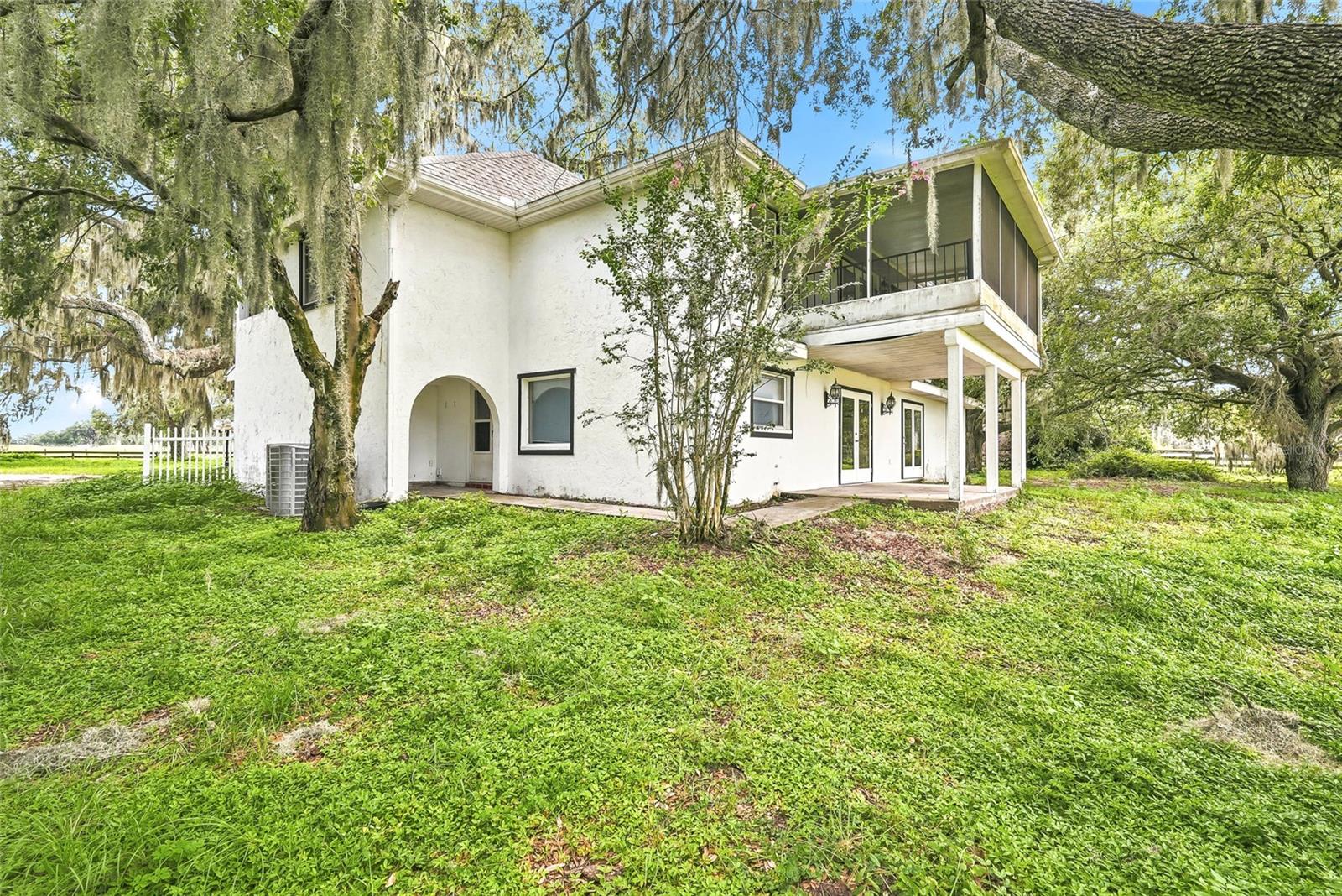 8731 LITHIA PINECREST RD — photo 45