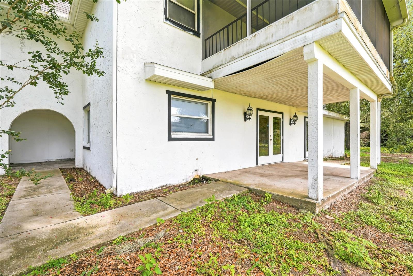 8731 LITHIA PINECREST RD — photo 44
