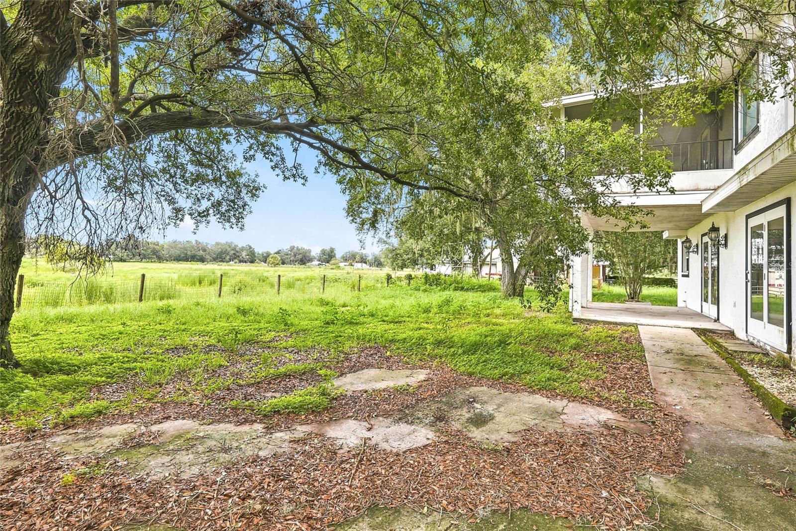 8731 LITHIA PINECREST RD — photo 47