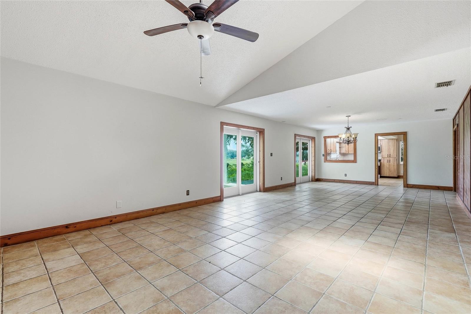 8731 LITHIA PINECREST RD — photo 18