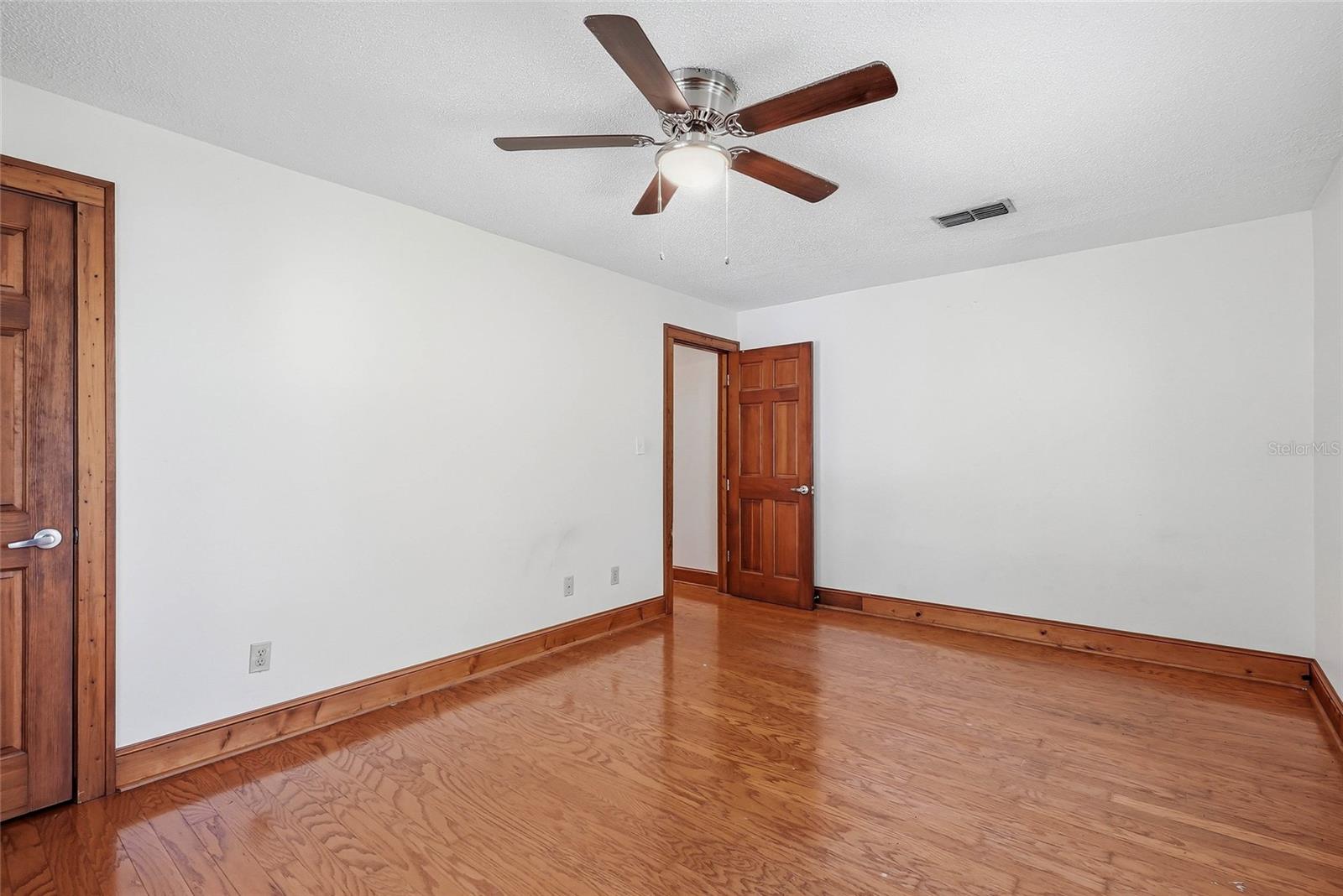8731 LITHIA PINECREST RD — photo 35