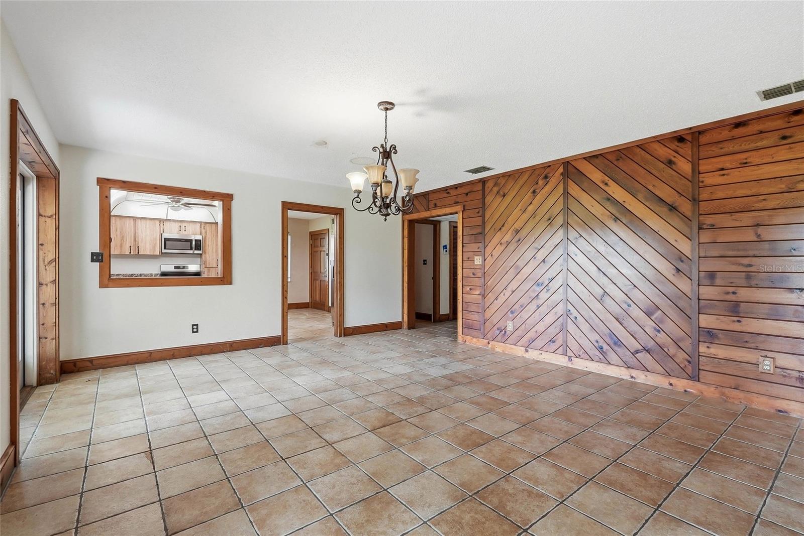 8731 LITHIA PINECREST RD — photo 15