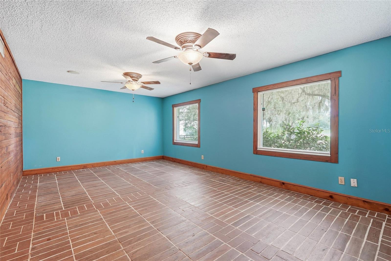8731 LITHIA PINECREST RD — photo 13