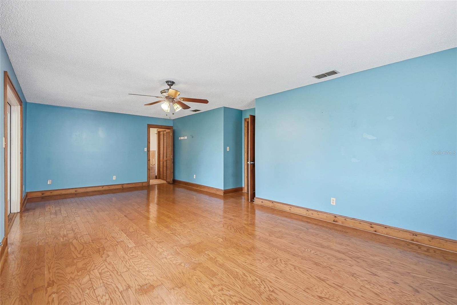 8731 LITHIA PINECREST RD — photo 28