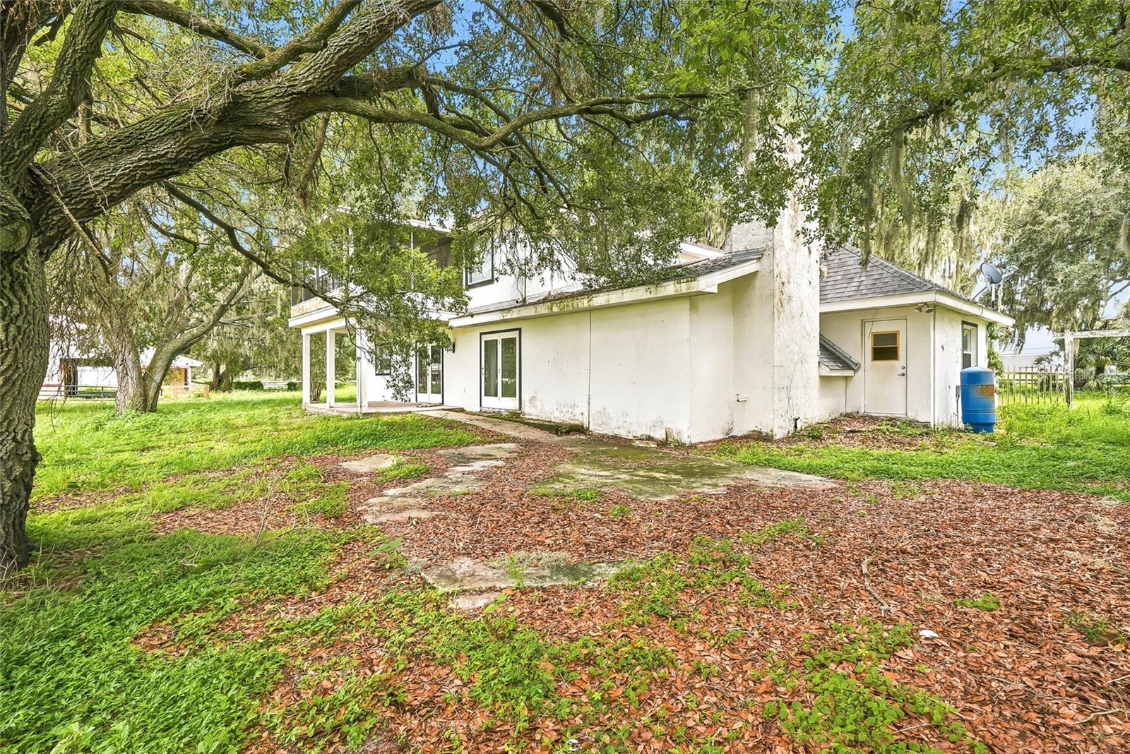 8731 LITHIA PINECREST RD — photo 46