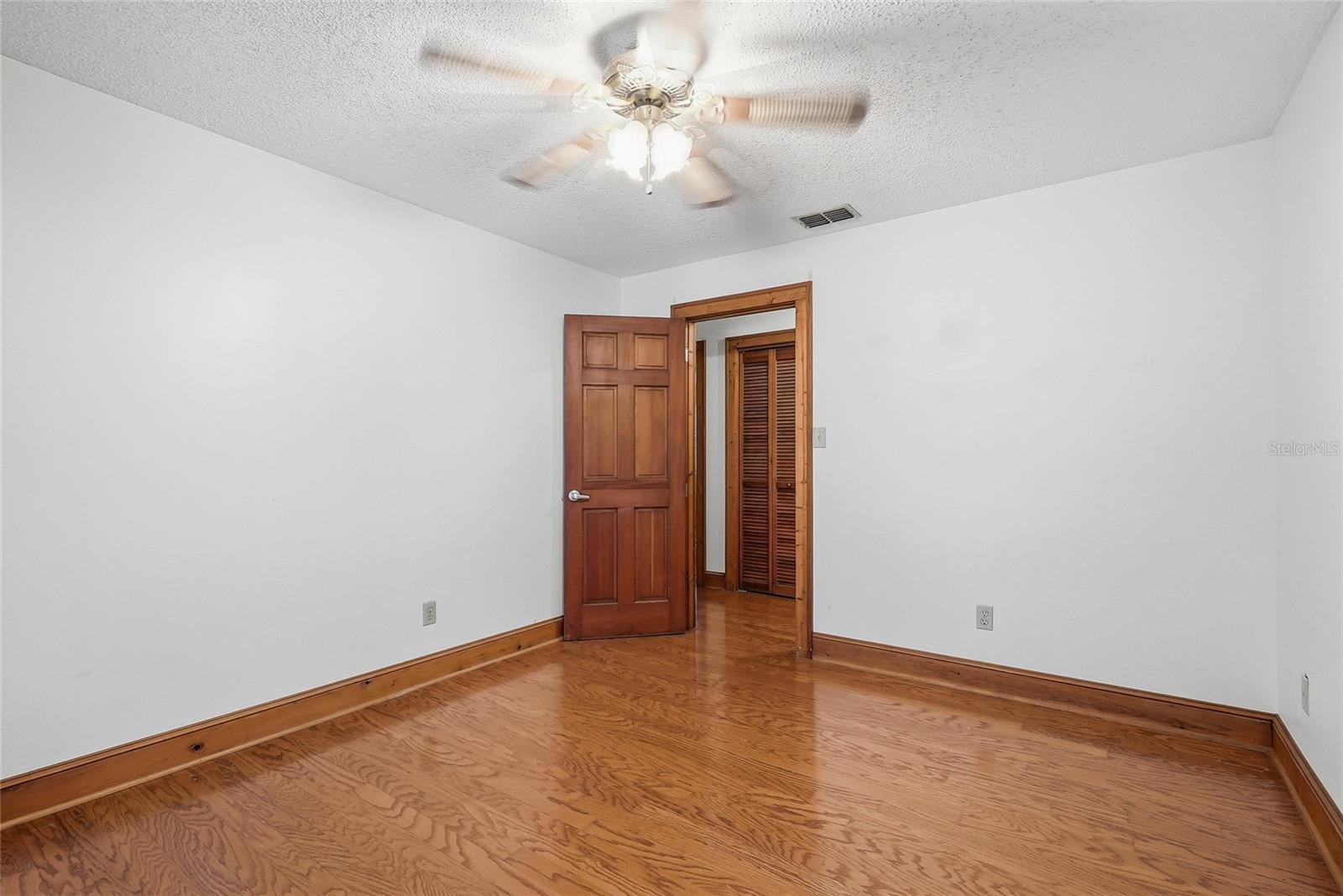 8731 LITHIA PINECREST RD — photo 37