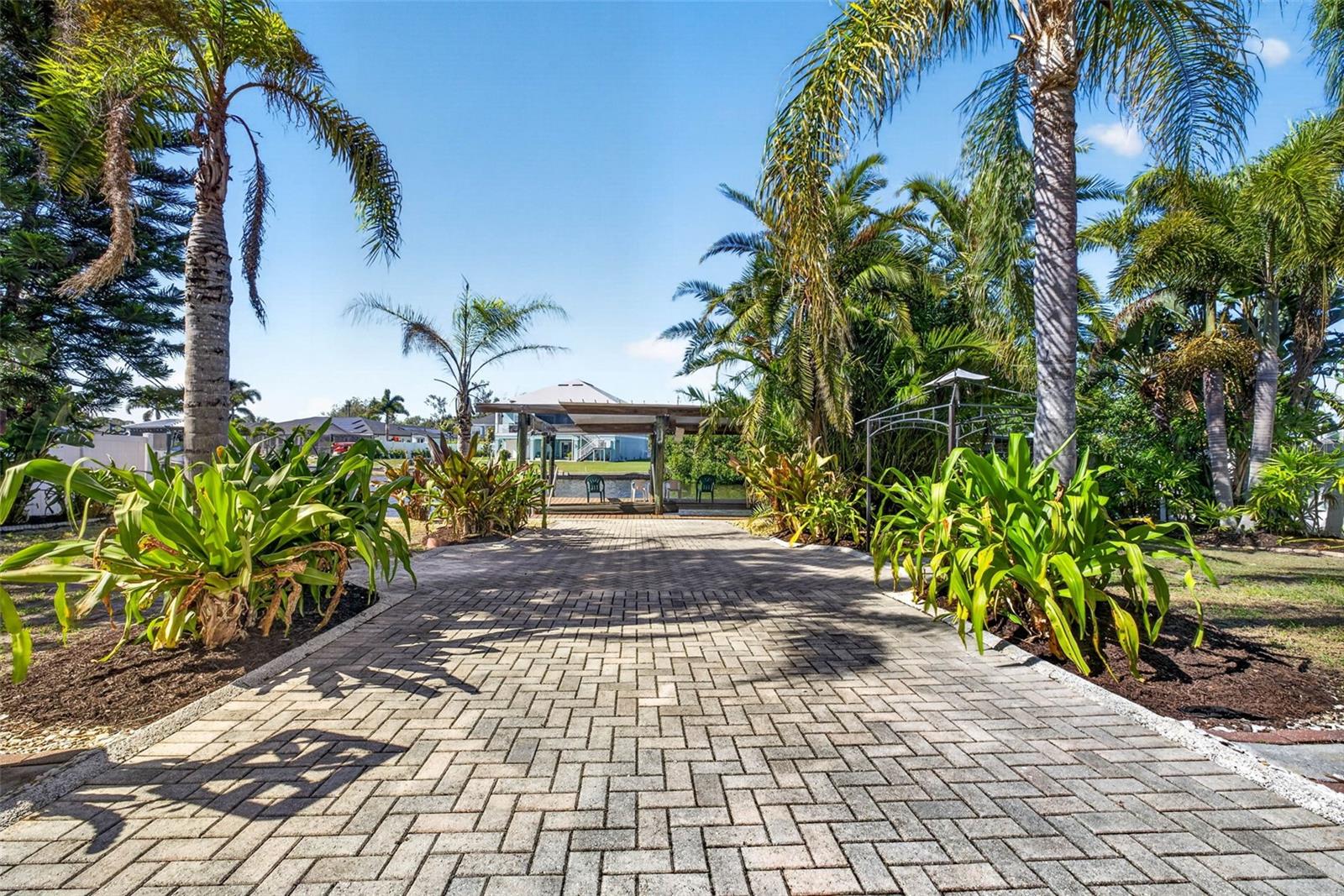 821 BLUE HERON BLVD — photo 61