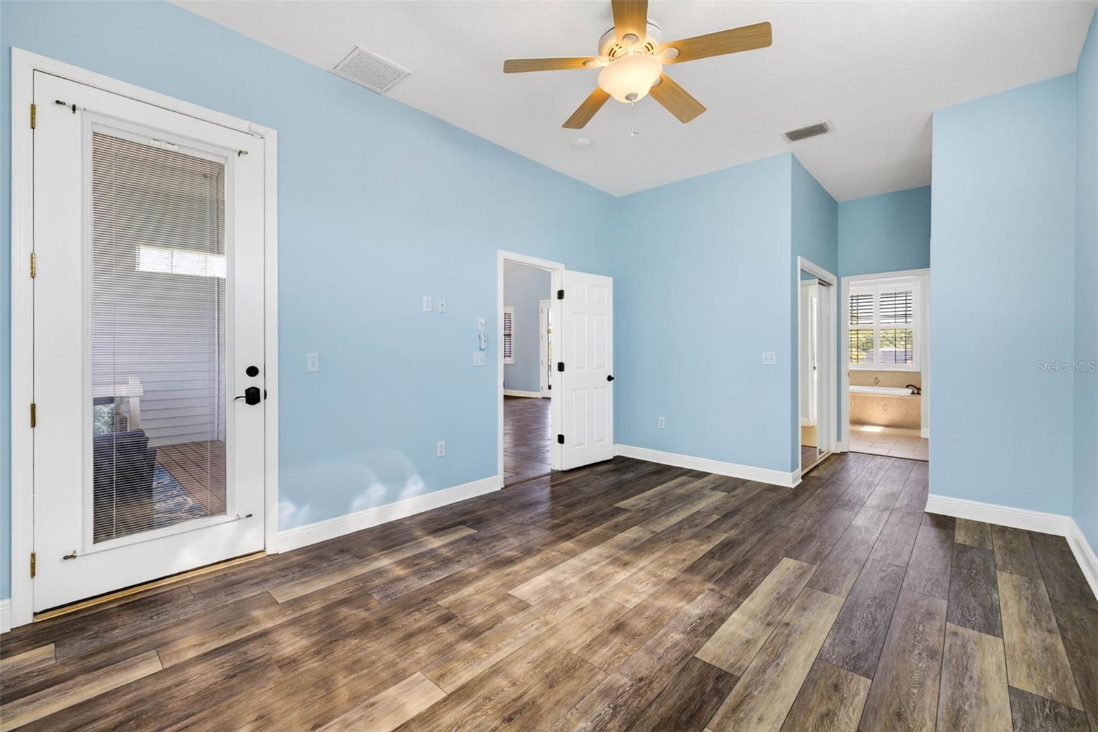 821 BLUE HERON BLVD — photo 38