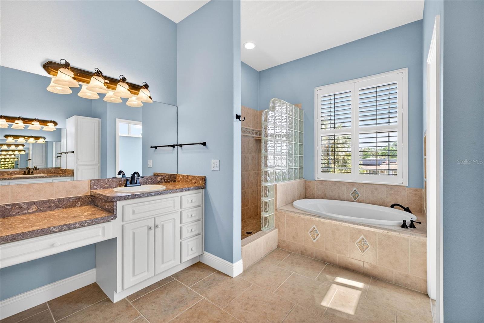 821 BLUE HERON BLVD — photo 42