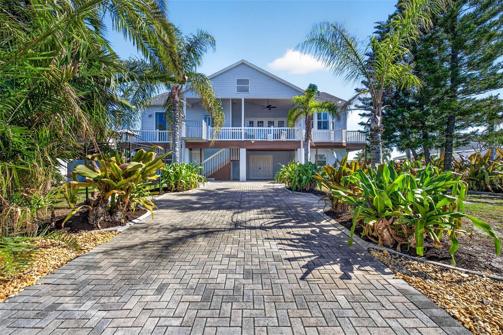 821 BLUE HERON BLVD — photo 74