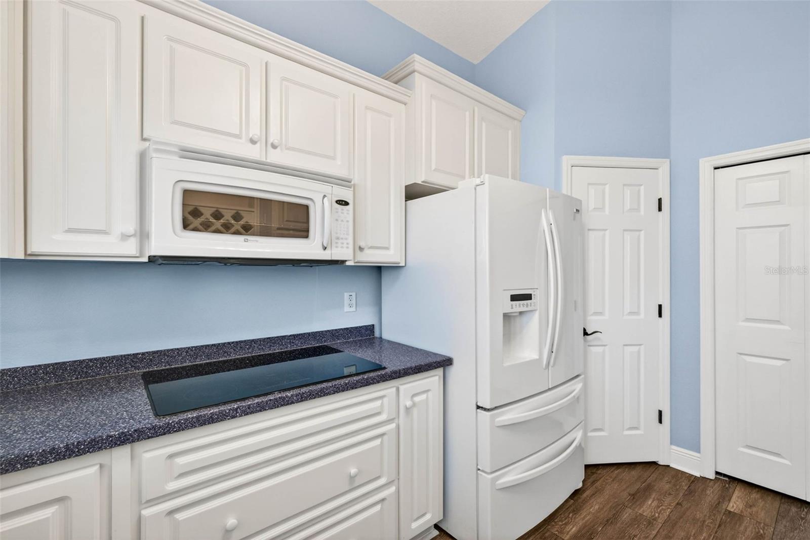 821 BLUE HERON BLVD — photo 20