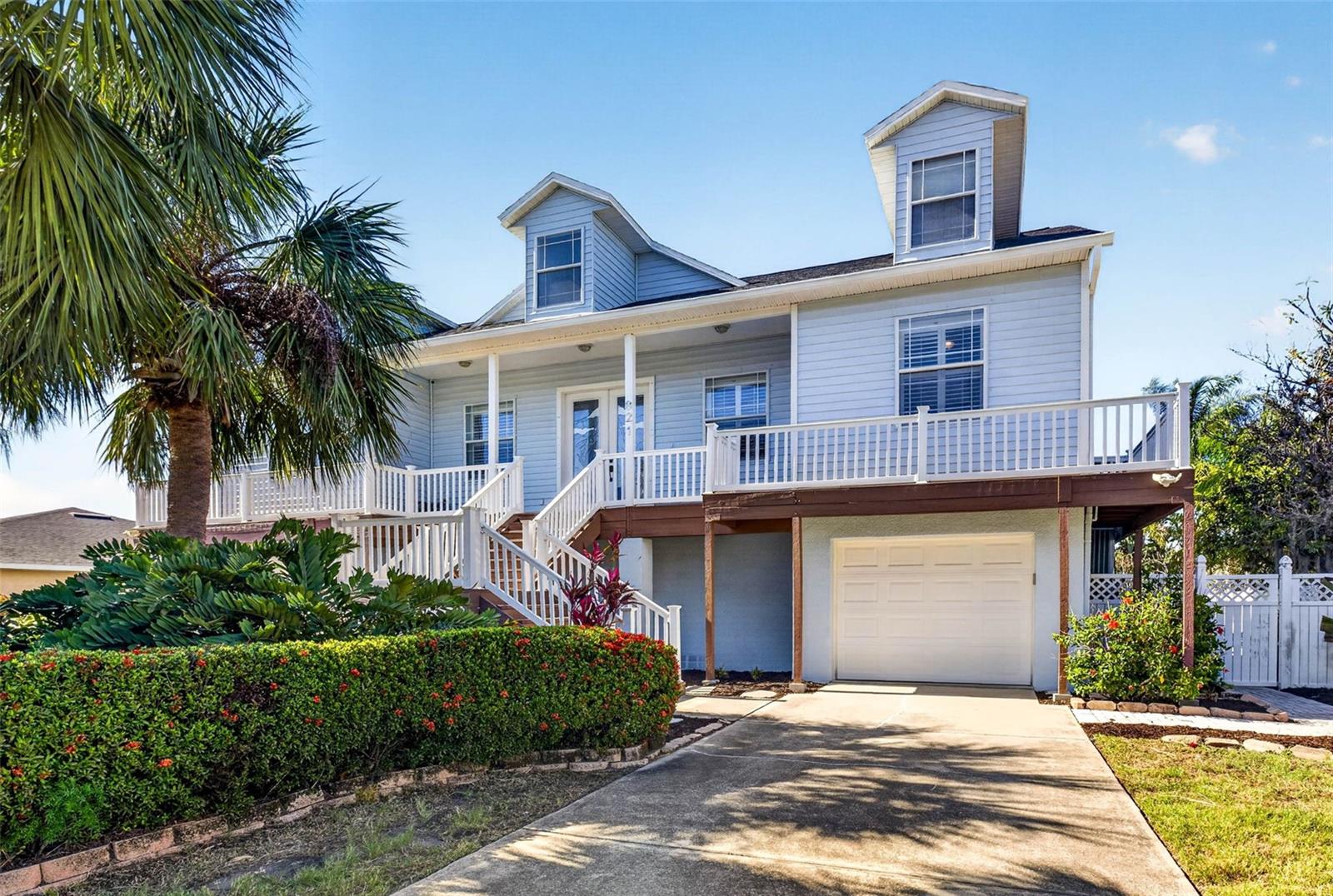 821 BLUE HERON BLVD — photo 4