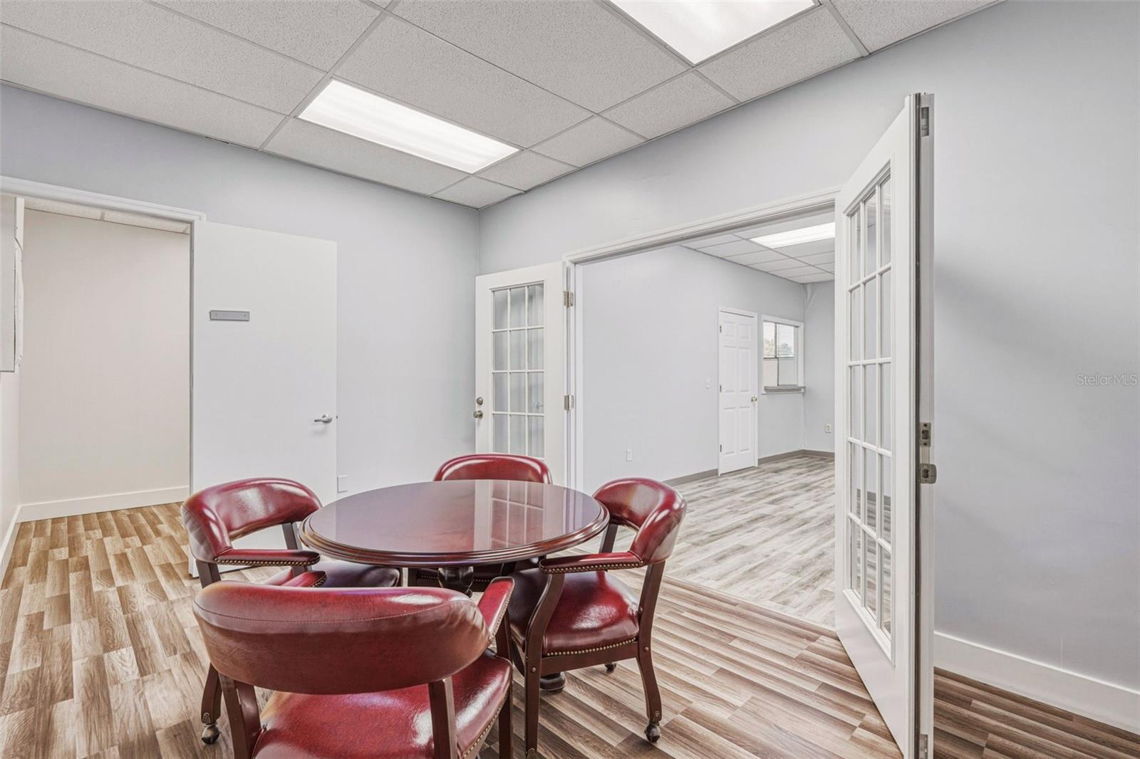 501 S INDIANA AVE — photo 34