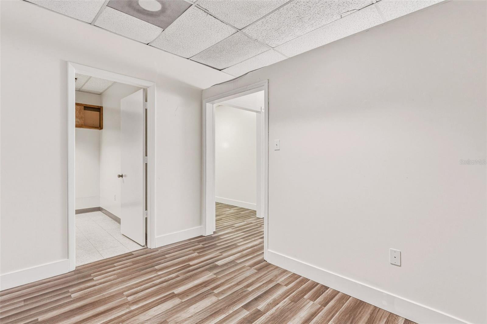 501 S INDIANA AVE — photo 61