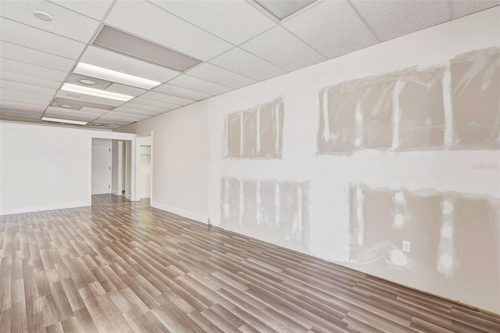 501 S INDIANA AVE — photo 55