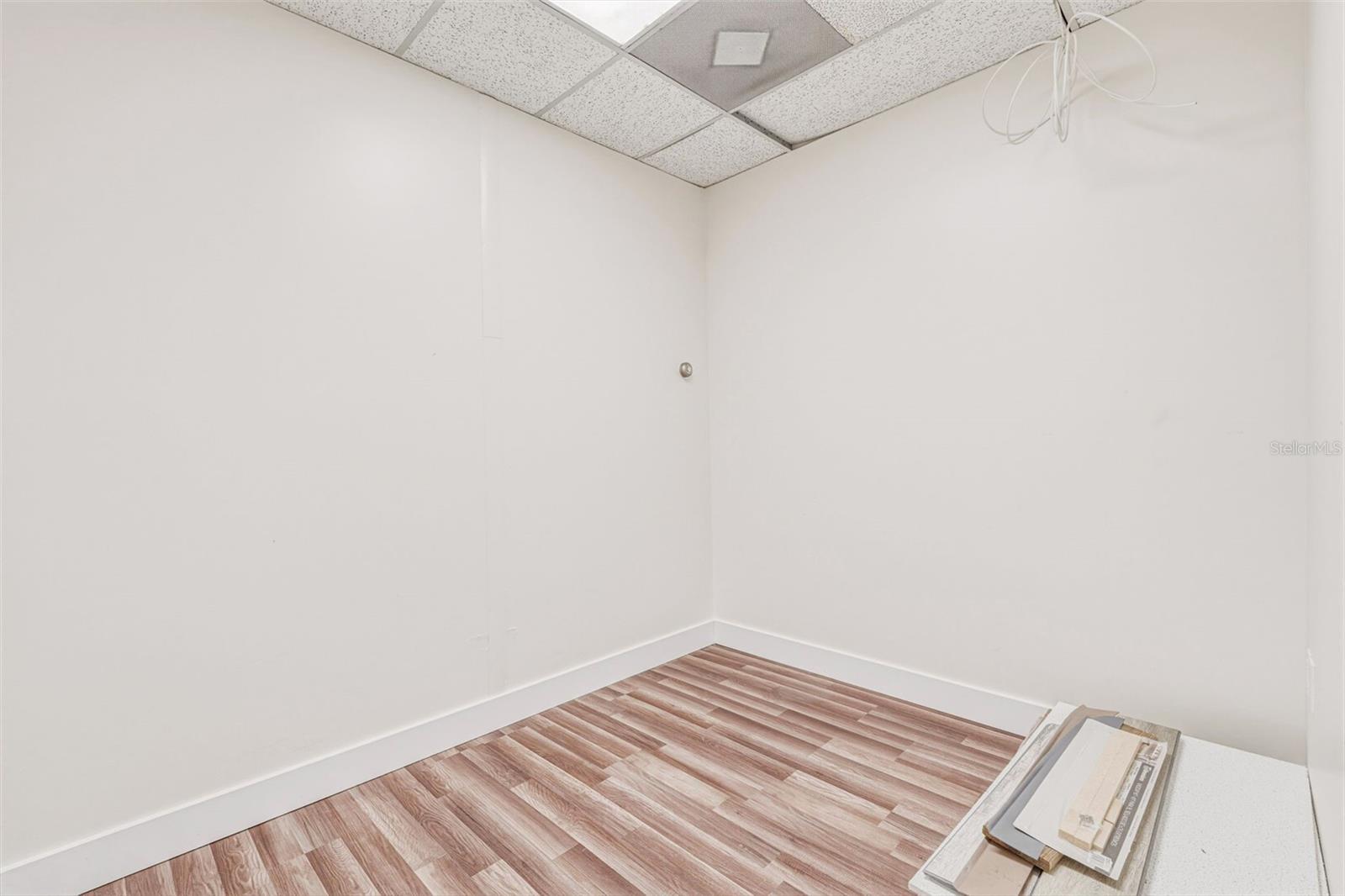 501 S INDIANA AVE — photo 35