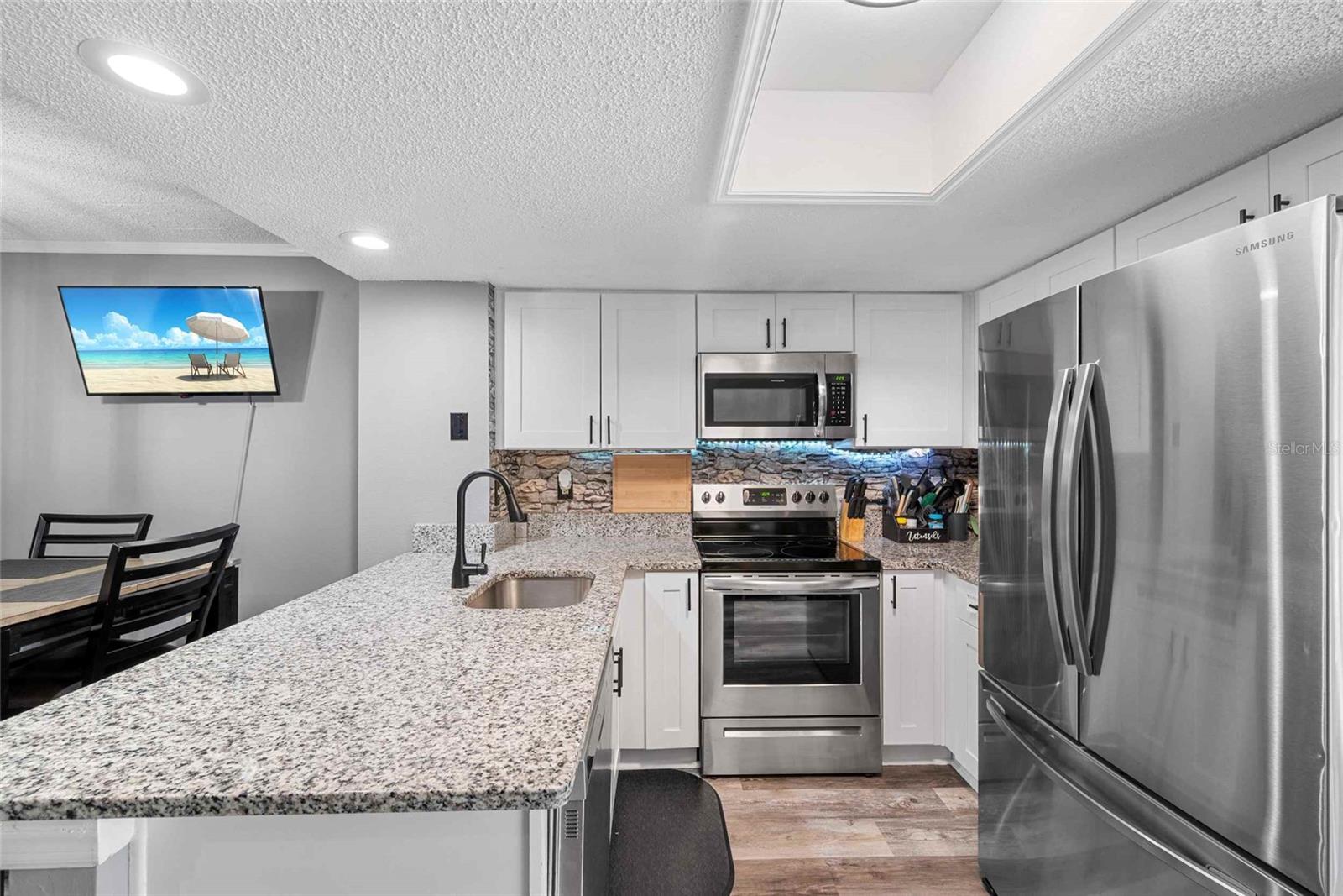 3350 FOX HUNT DR — photo 17
