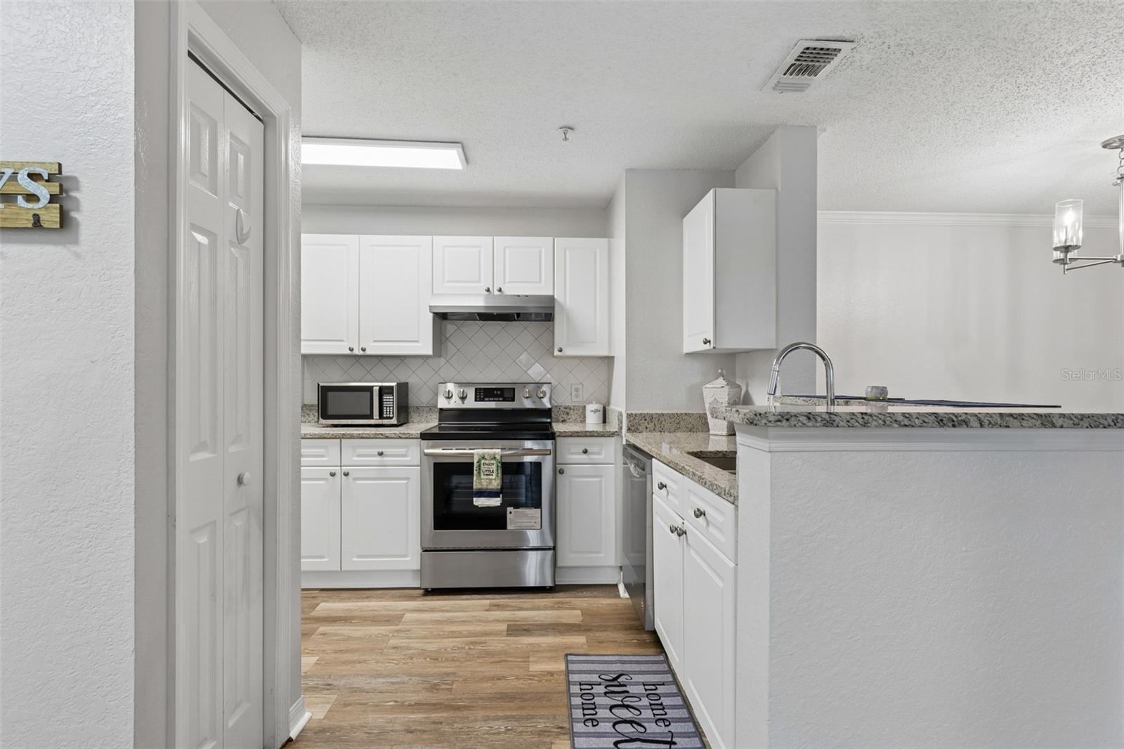 18001 RICHMOND PLACE DR #1030 — photo 6