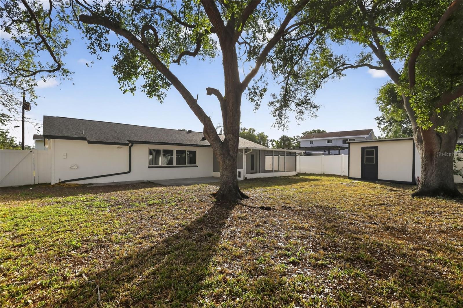 8317 BOXWOOD DR — photo 35